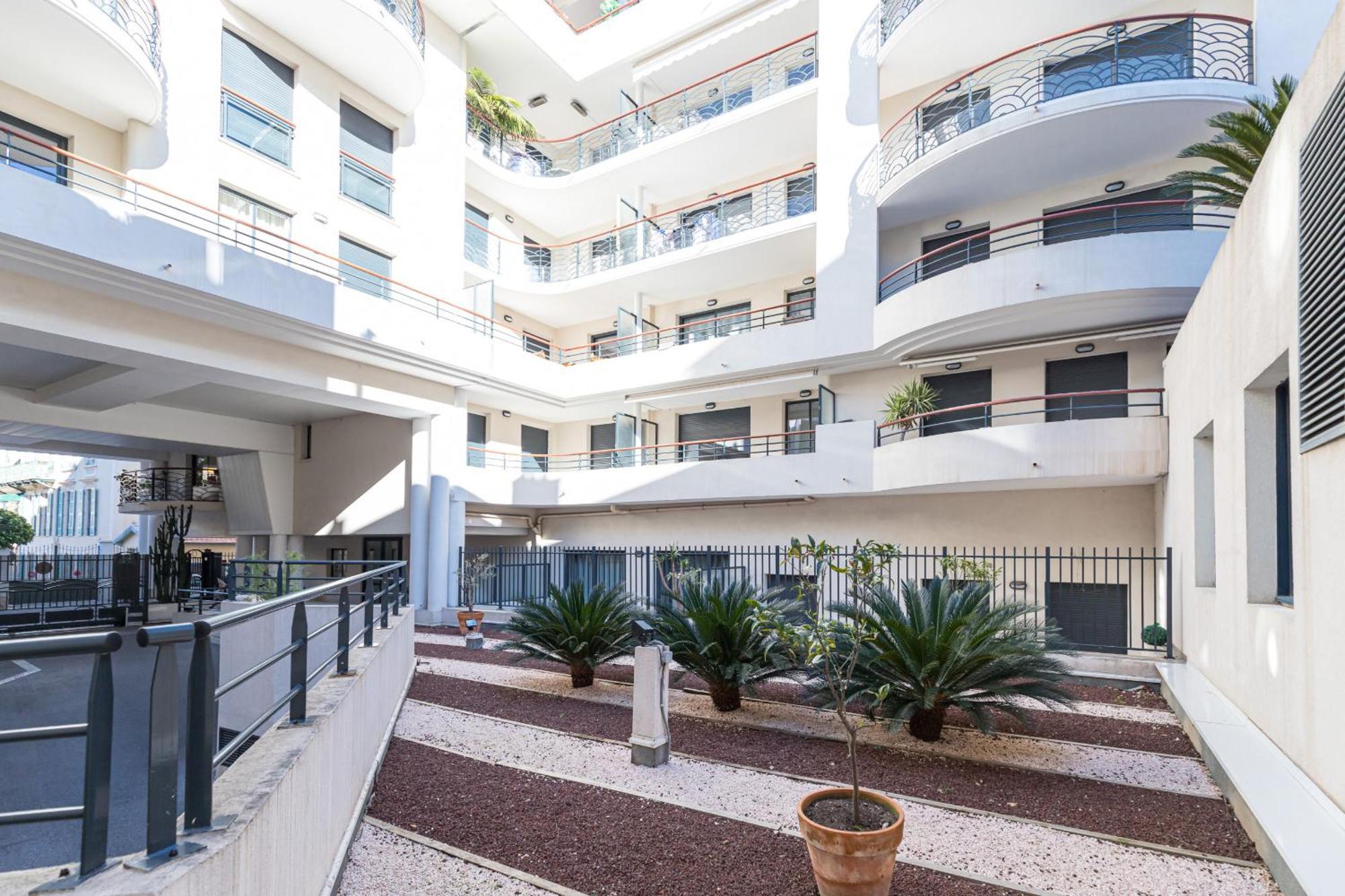 Nice 1 Bedroom Downtown Carre D'Or With Garage Exteriér fotografie